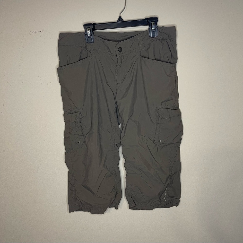 Columbia 100% Nylon Hiking Shorts Women Size 8 Brown Cargo Knee Length Shorts